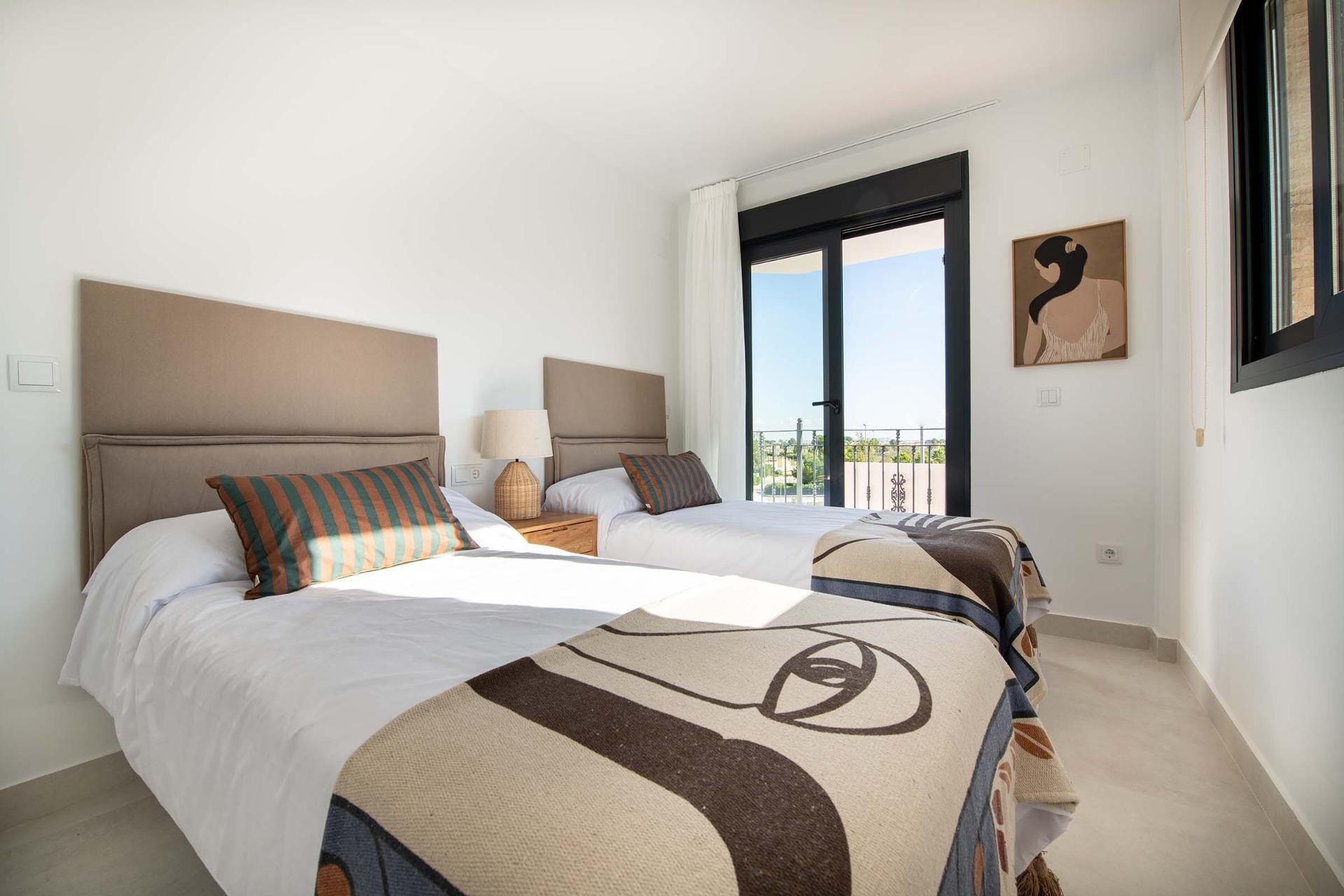 Nybygg - Town House -
Cox - San Fernando