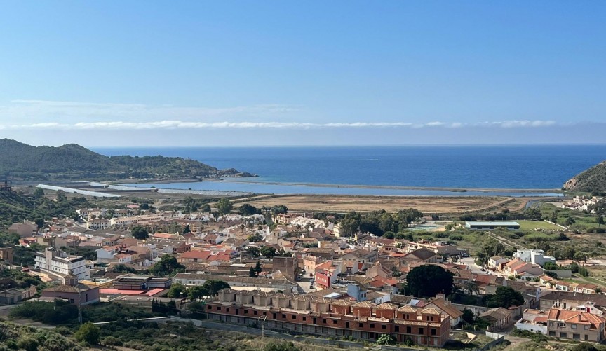 Nybygg - Town House -
La Union - centro