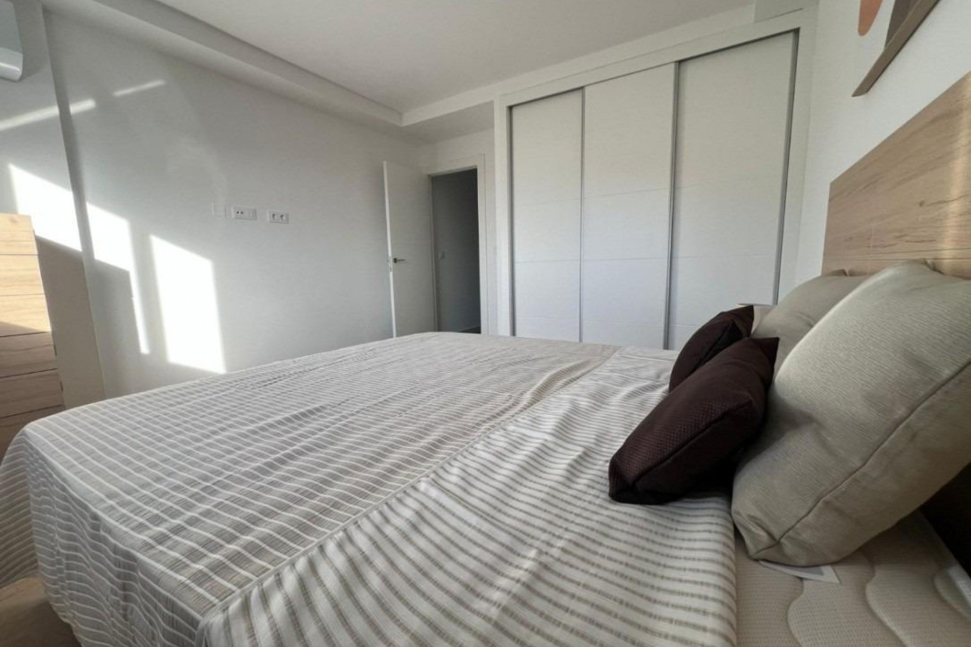 Nybygg - Town House -
La Union - centro