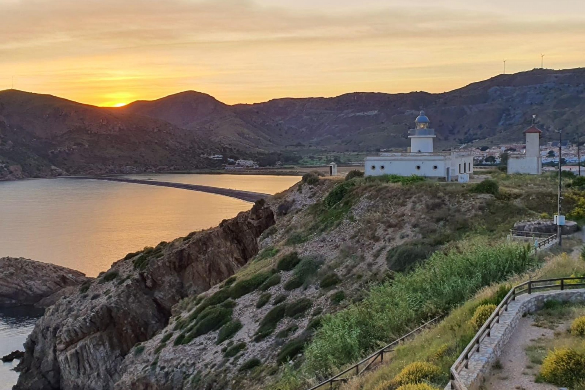 Nybygg - Town House -
La Union - centro