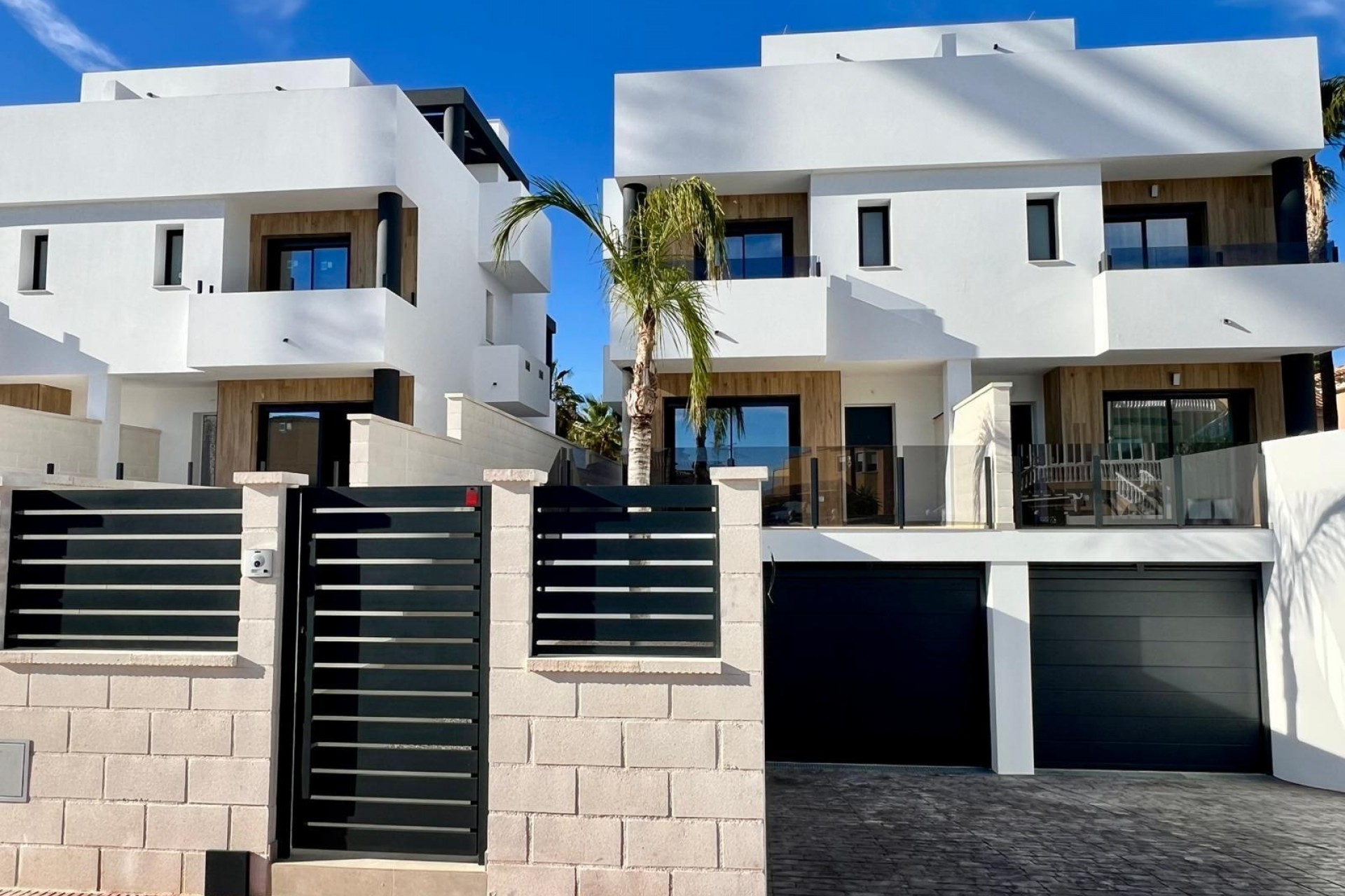 Nybygg - Villa -
Benferri - Benfis Park