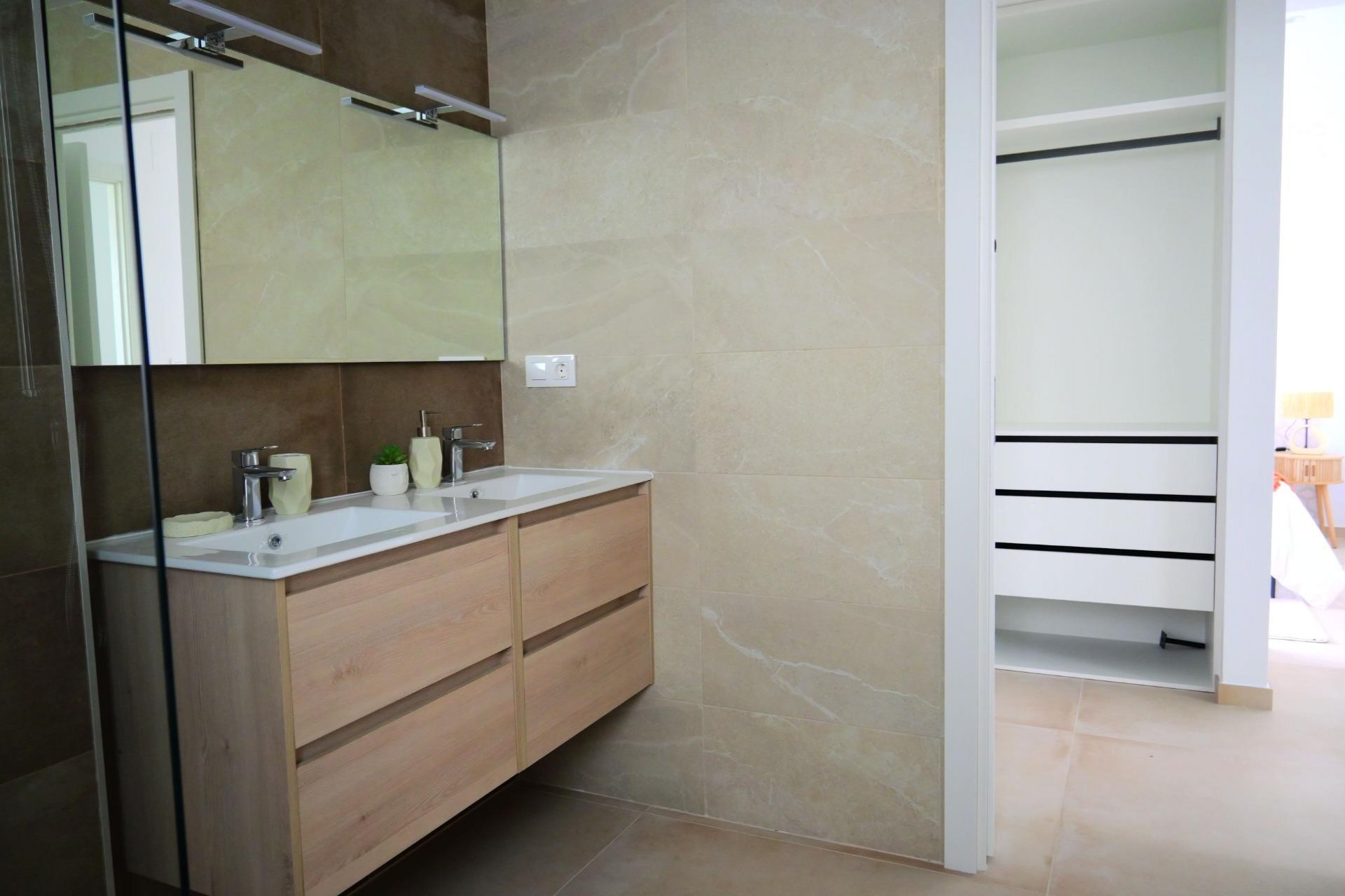 Nybygg - Villa -
Dolores - polideportivo