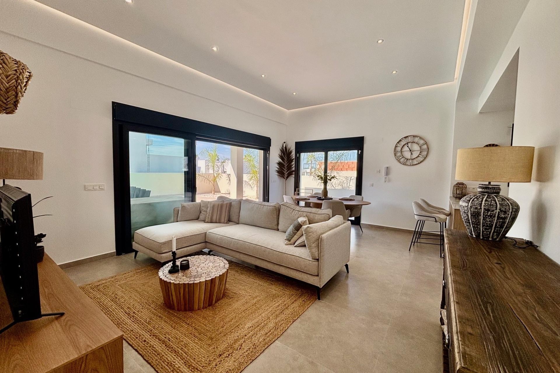 Nybygg - Villa -
Rafal - polideportivo