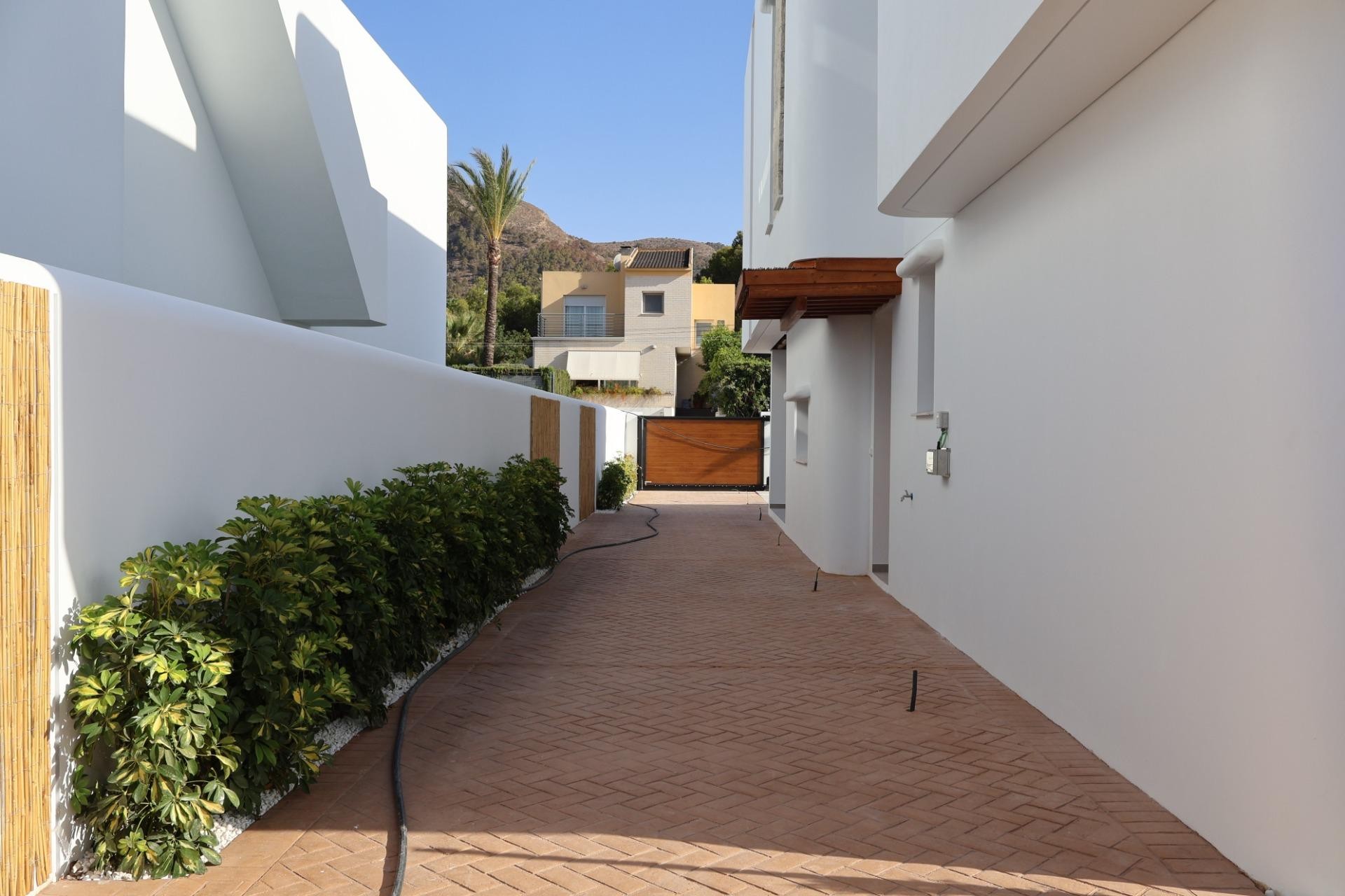 Nybyggnation - Villa -
Alfas del Pí - El Albir