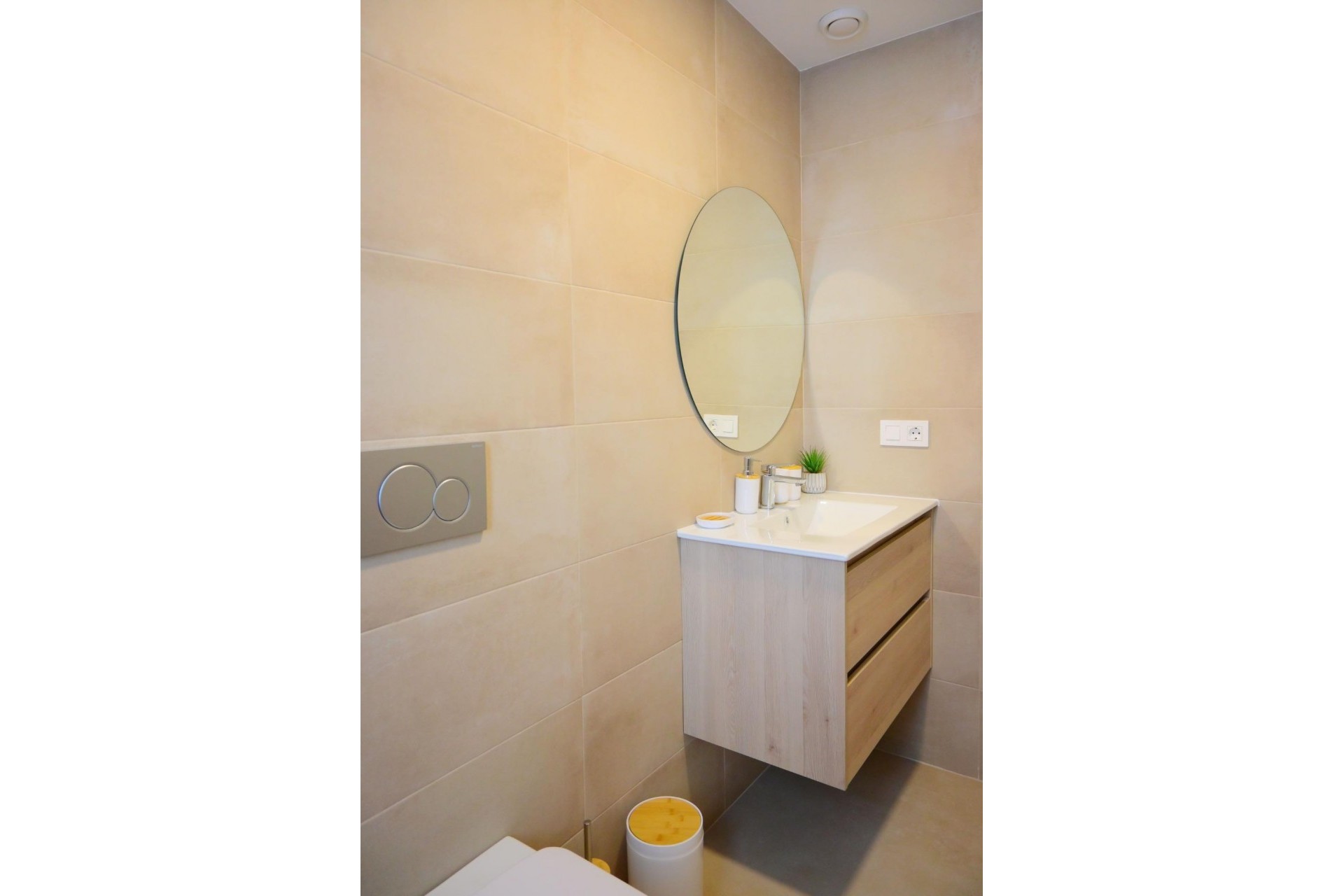 Nybyggnation - Villa -
Dolores - polideportivo