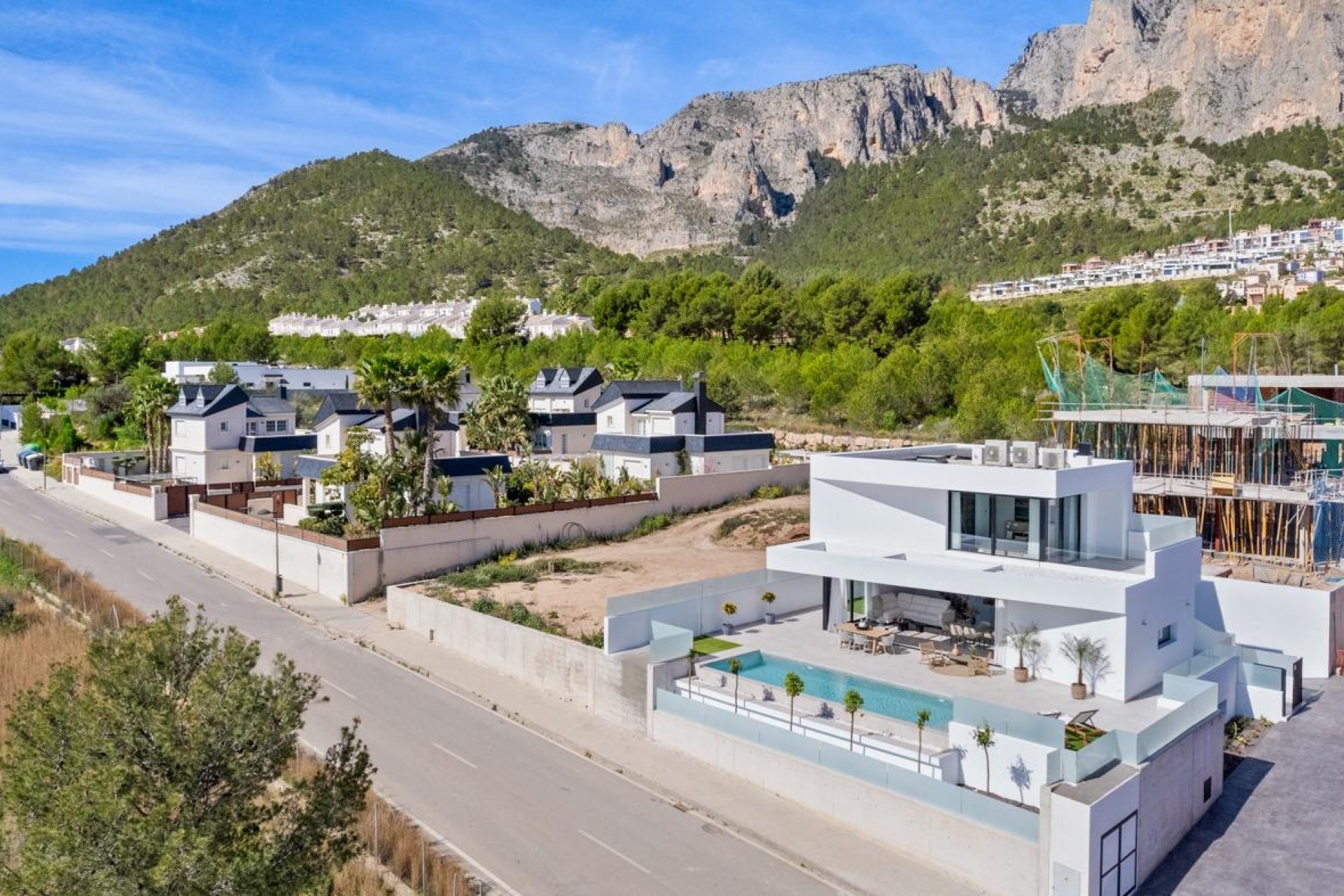 Nybyggnation - Villa -
Polop - Urbanizaciones