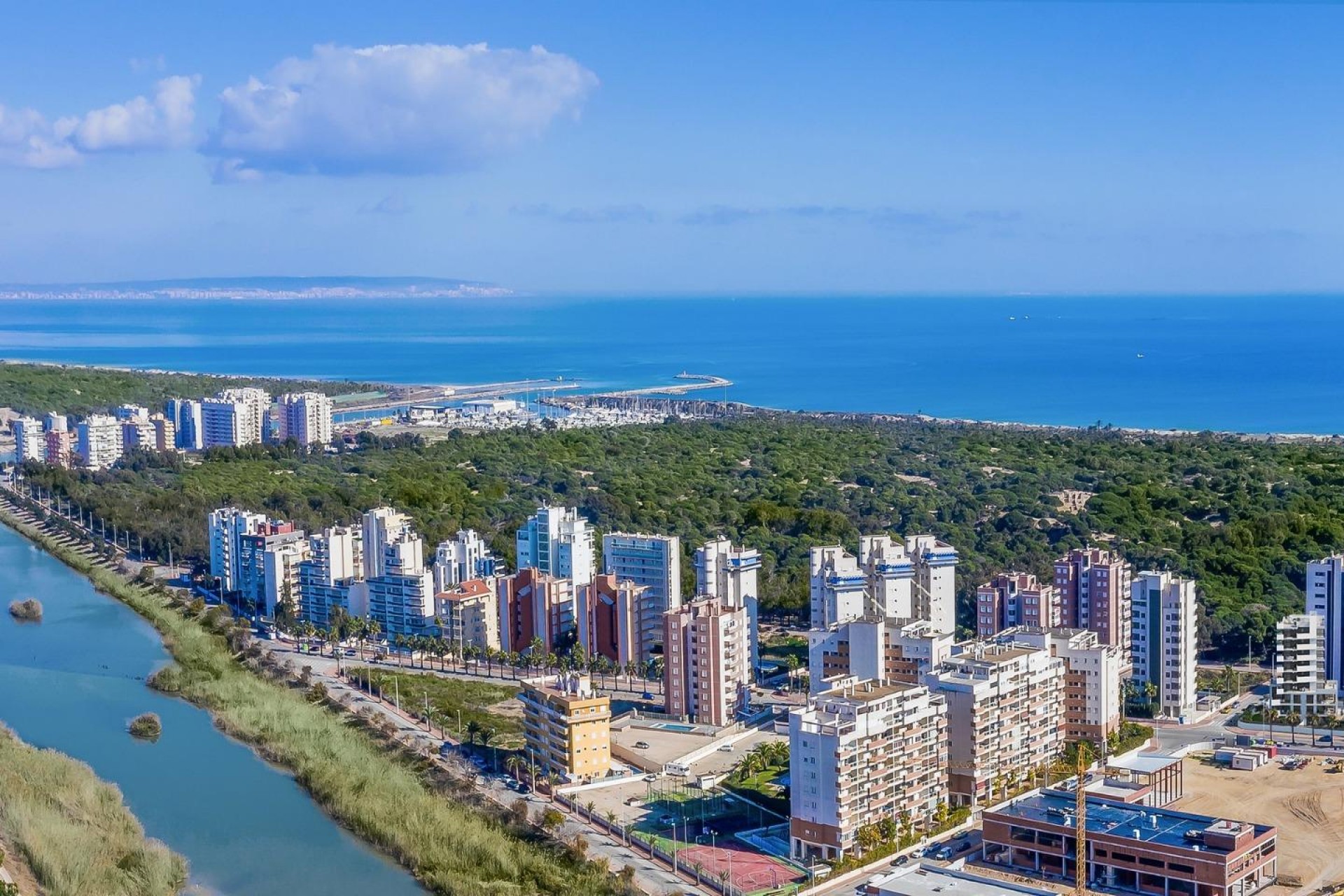 Obra nueva - Ático -
Guardamar del Segura - Avenida del Puerto