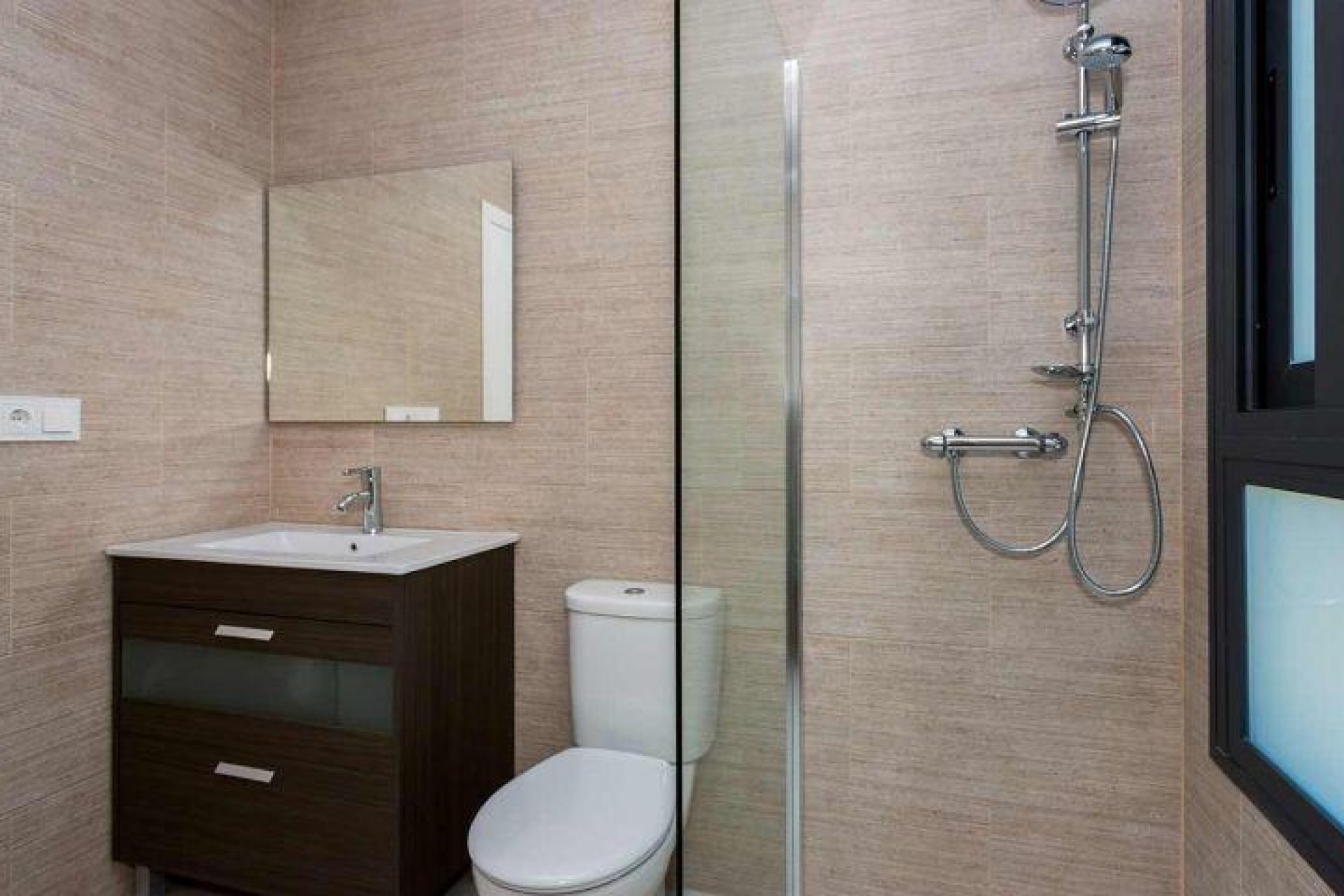 Obra nueva - Quad House -
Daya Nueva - Centro