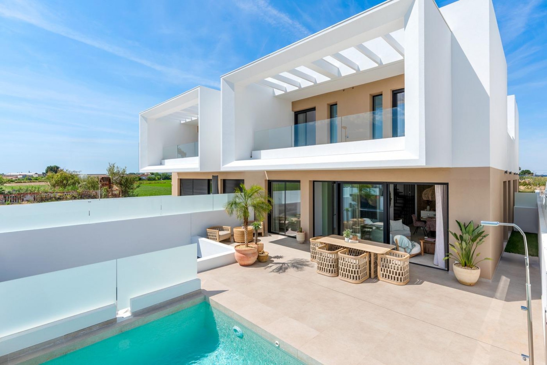 Obra nueva - Villa -
Dolores - Sector 3