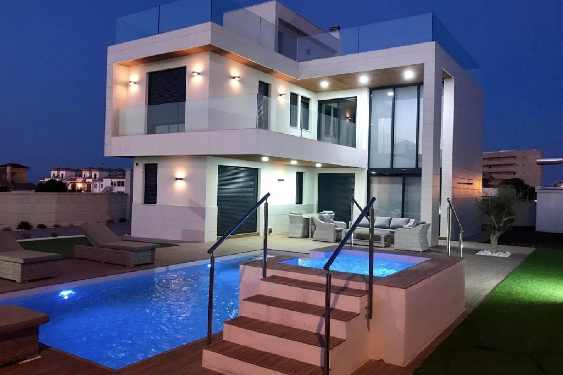 Obra nueva - Villa -
Orihuela Costa - Campoamor