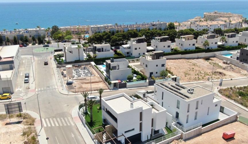 Obra nueva - Villa -
Orihuela Costa - Campoamor