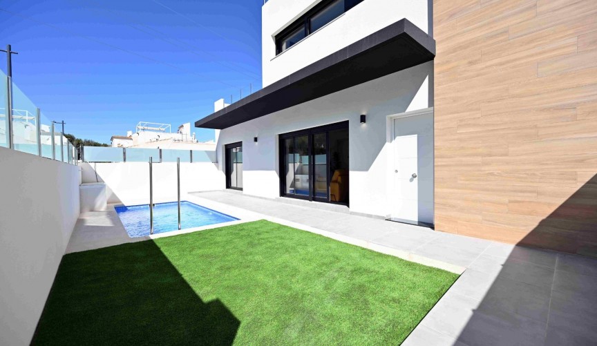 Obra nueva - Villa -
Orihuela Costa - Las Filipinas