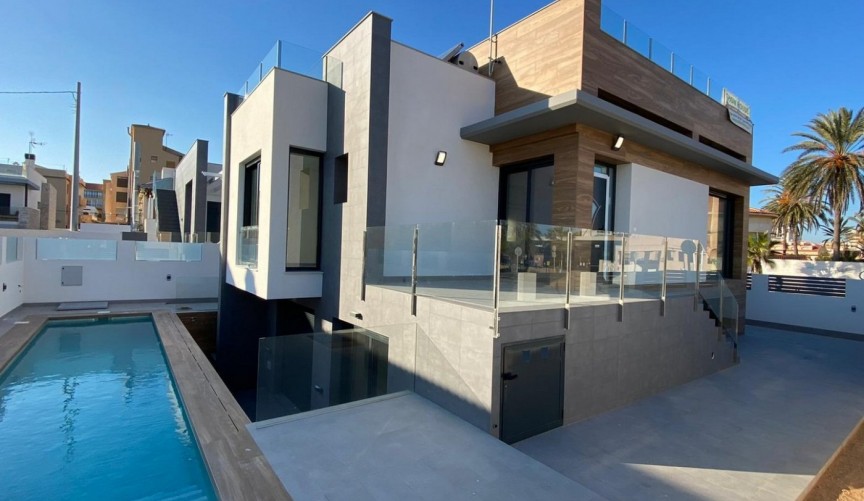 Obra nueva - Villa -
Torrevieja - La Mata