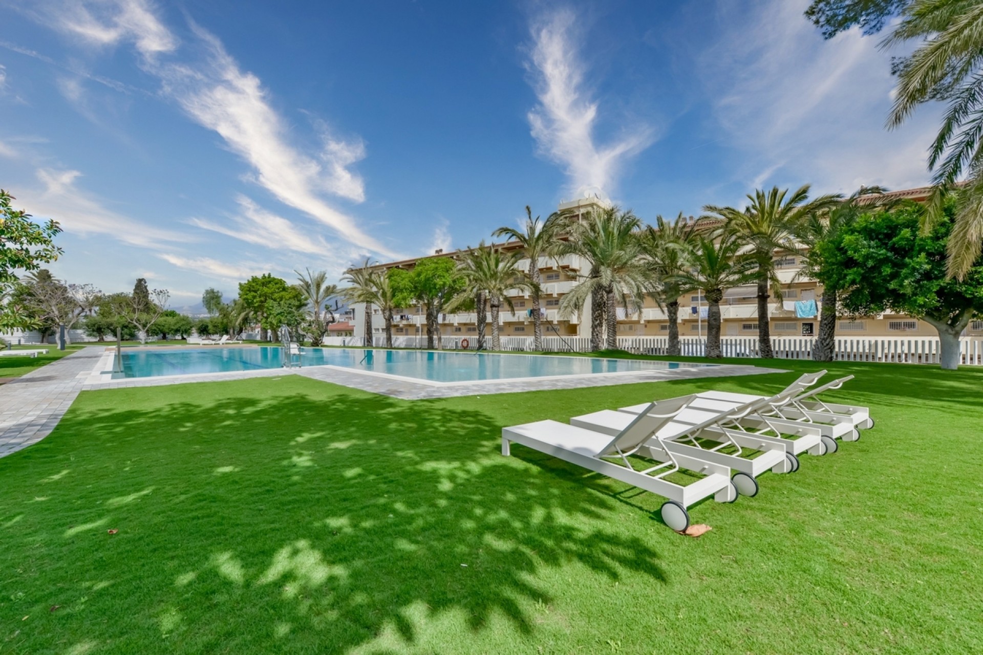 Resale - Apartment -
Alfas del Pí - Albir