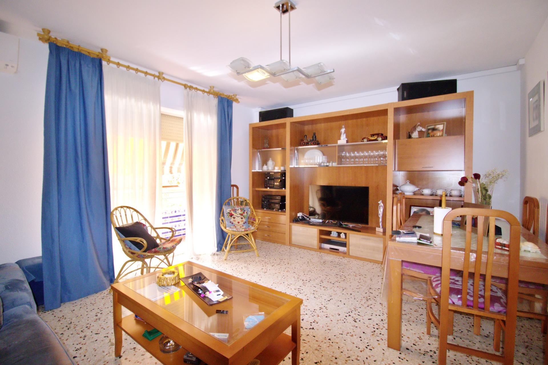 Resale - Apartment -
Alicante - Benalua