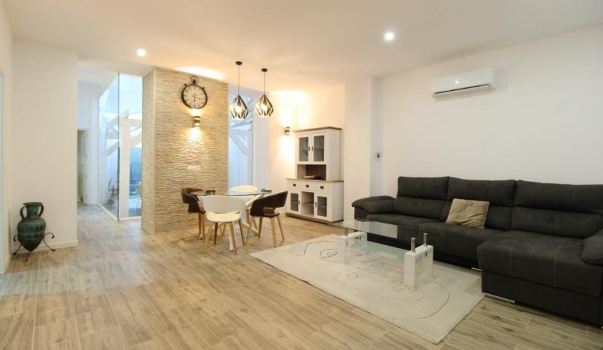 Resale - Apartment -
Alicante - Carolinas Bajas