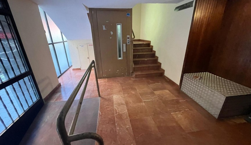 Resale - Apartment -
Alicante - Centro