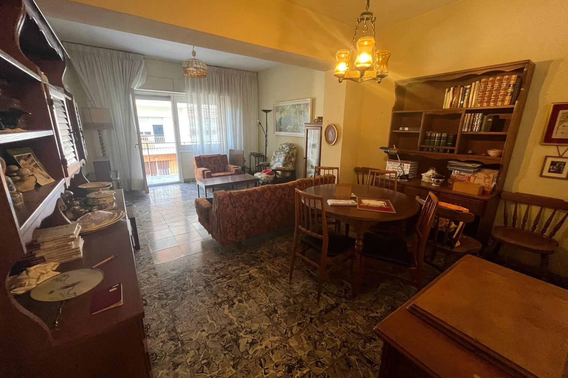 Resale - Apartment -
Alicante - Centro