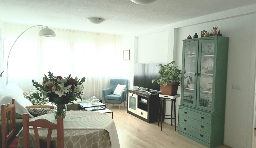 Resale - Apartment -
Alicante - Centro