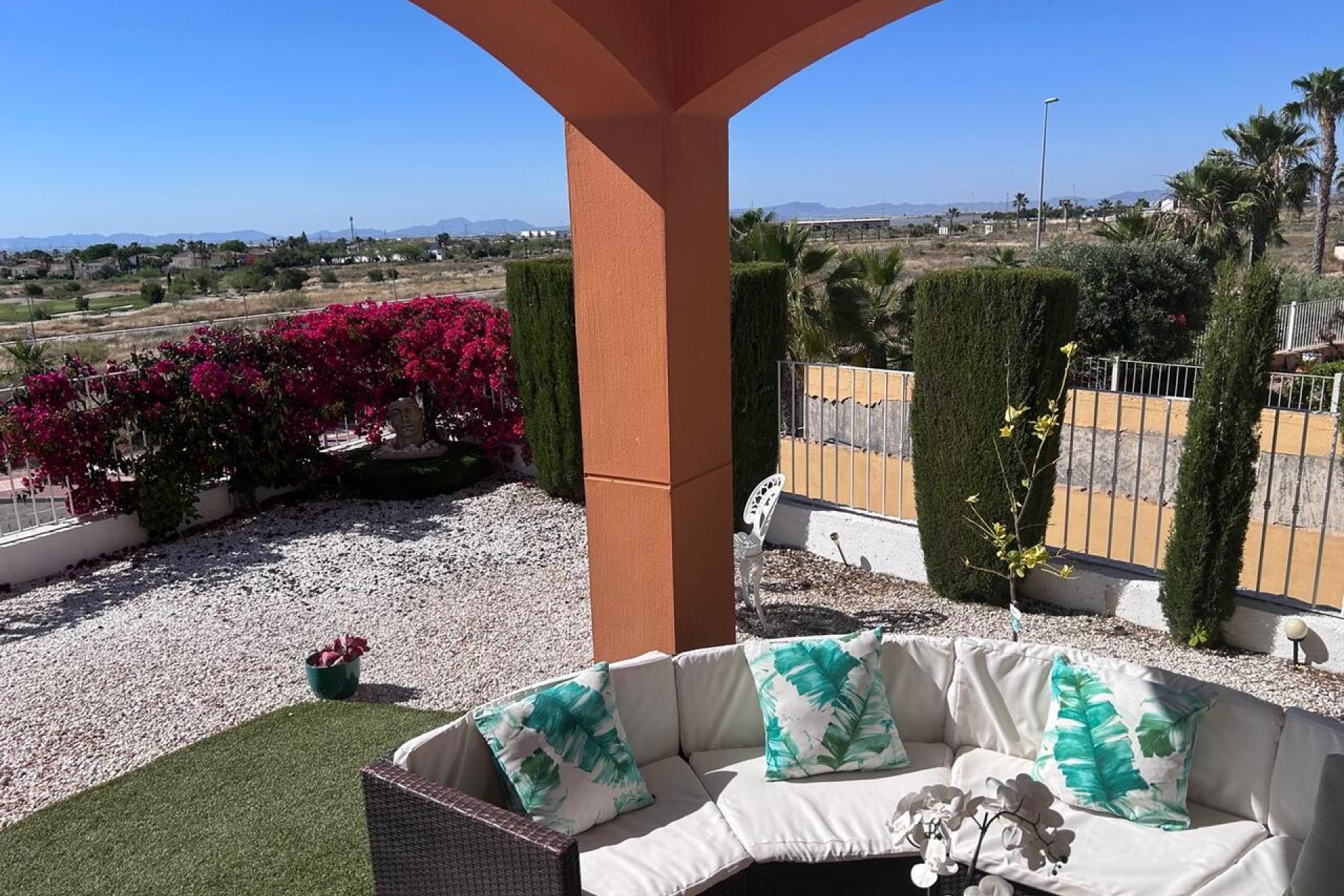 Resale - Apartment -
Altaona Golf - Inland