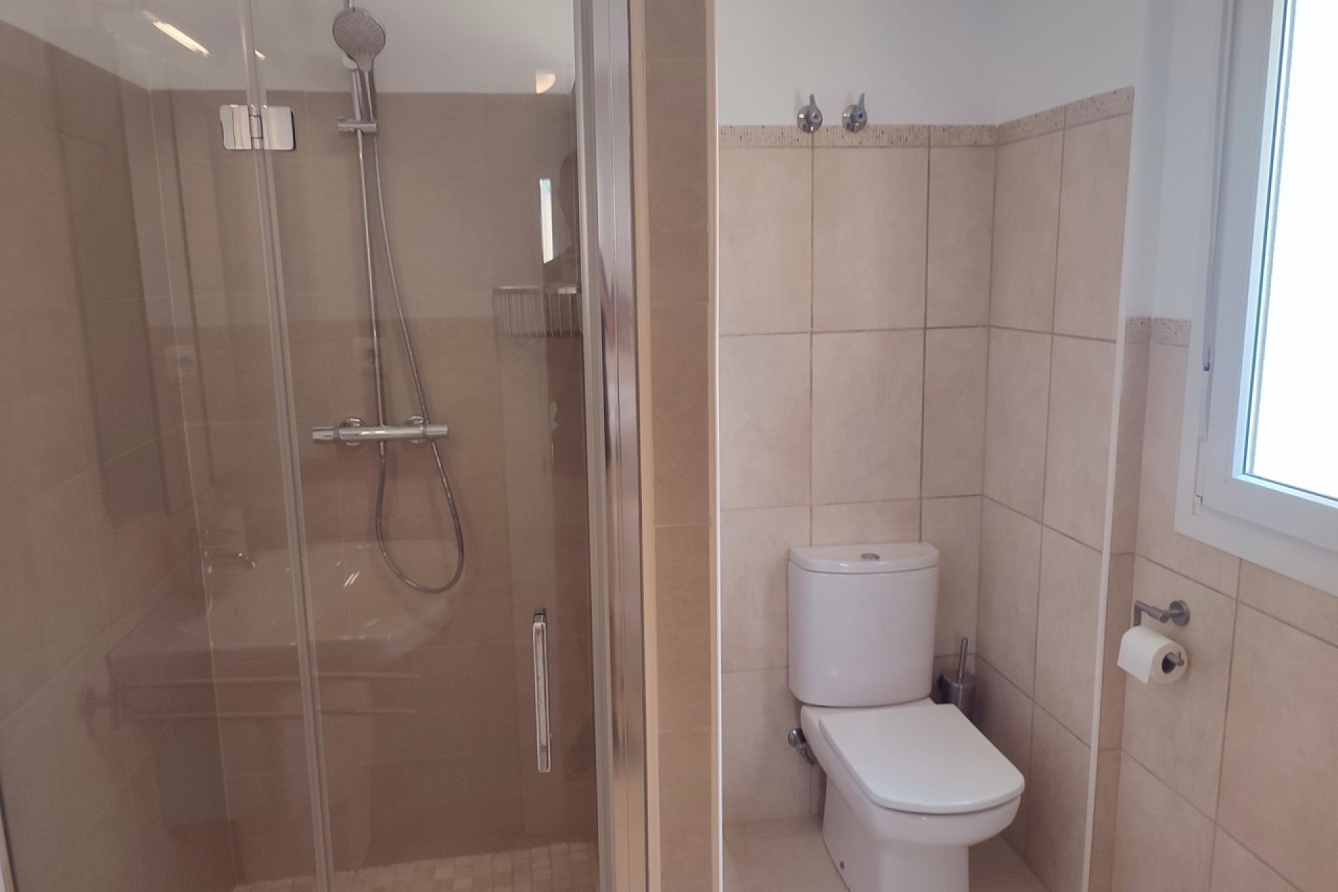 Resale - Apartment -
Altaona Golf - Inland