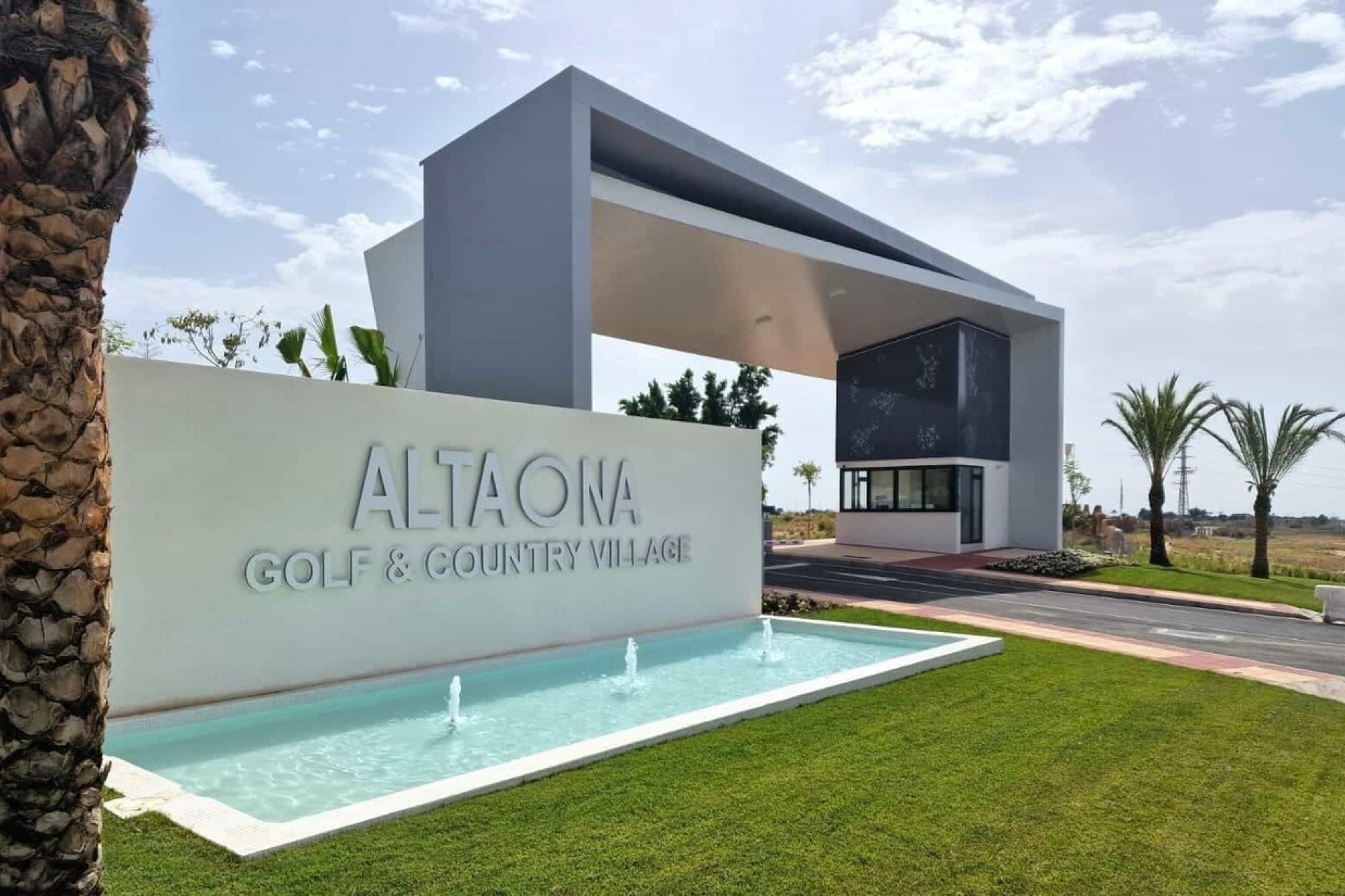Resale - Apartment -
Altaona Golf - Inland
