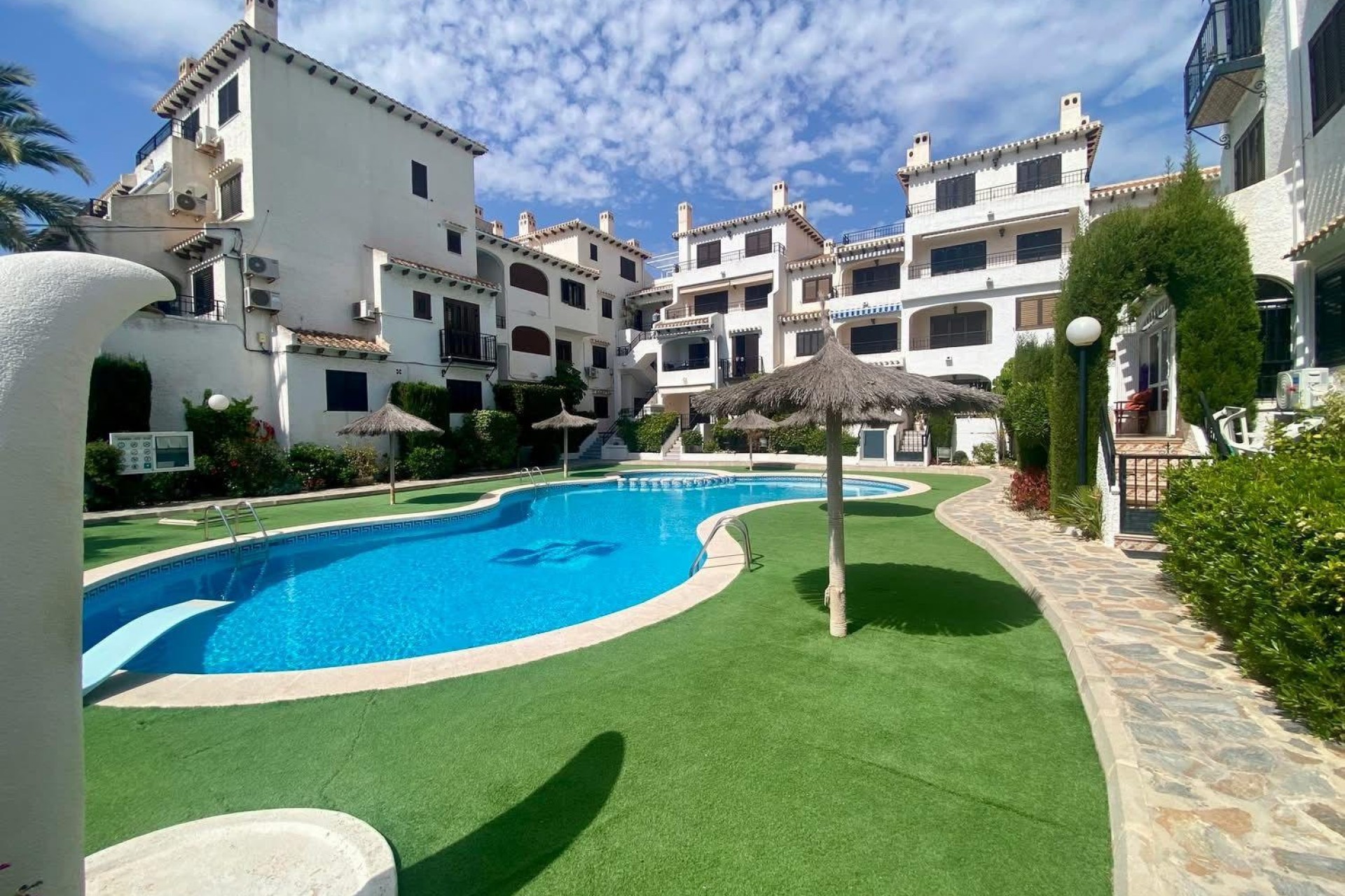 Resale - Apartment -
Cabo Roig