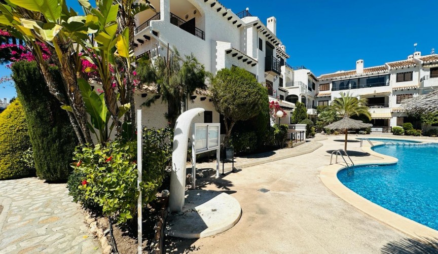 Resale - Apartment -
Cabo Roig