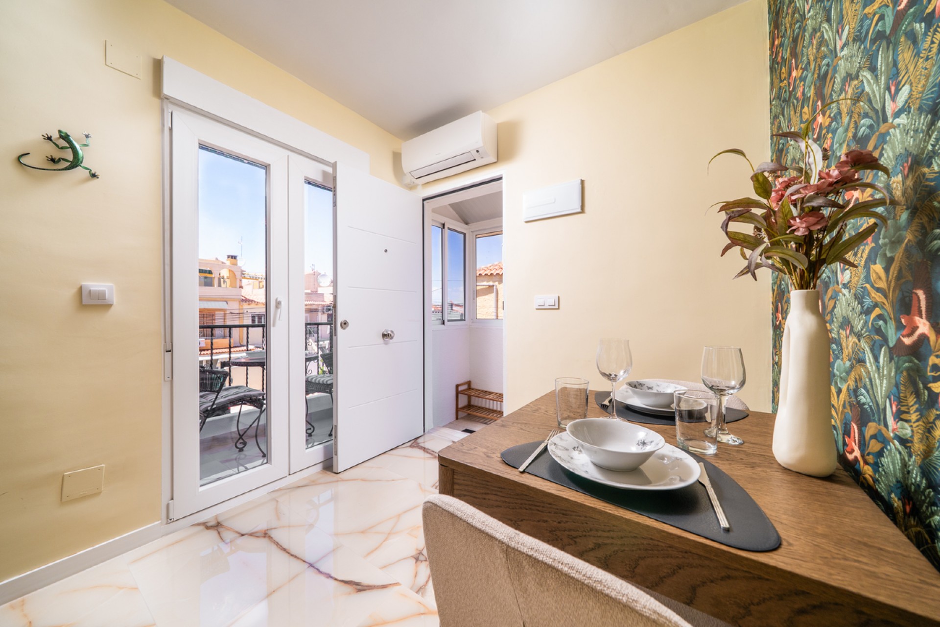 Resale - Apartment -
El Chaparral - Costa Blanca