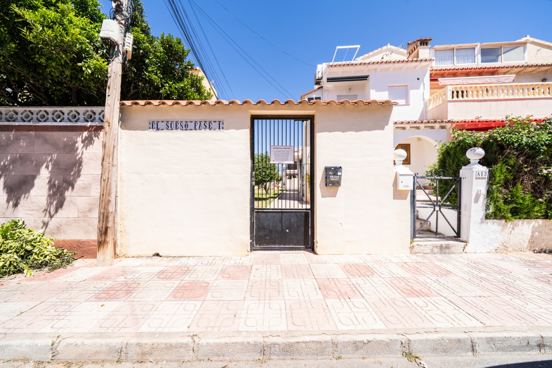 Resale - Apartment -
El Chaparral - Costa Blanca