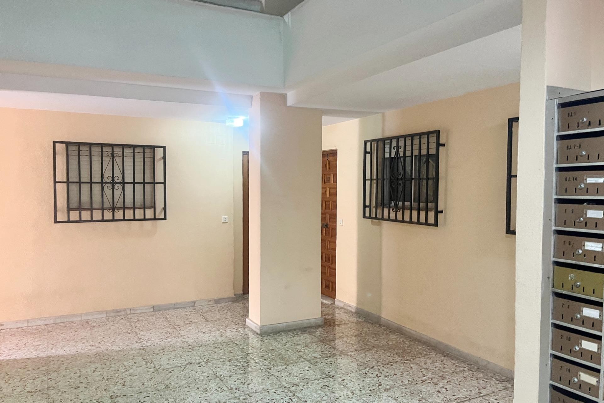 Resale - Apartment -
Guardamar del Segura - Centro