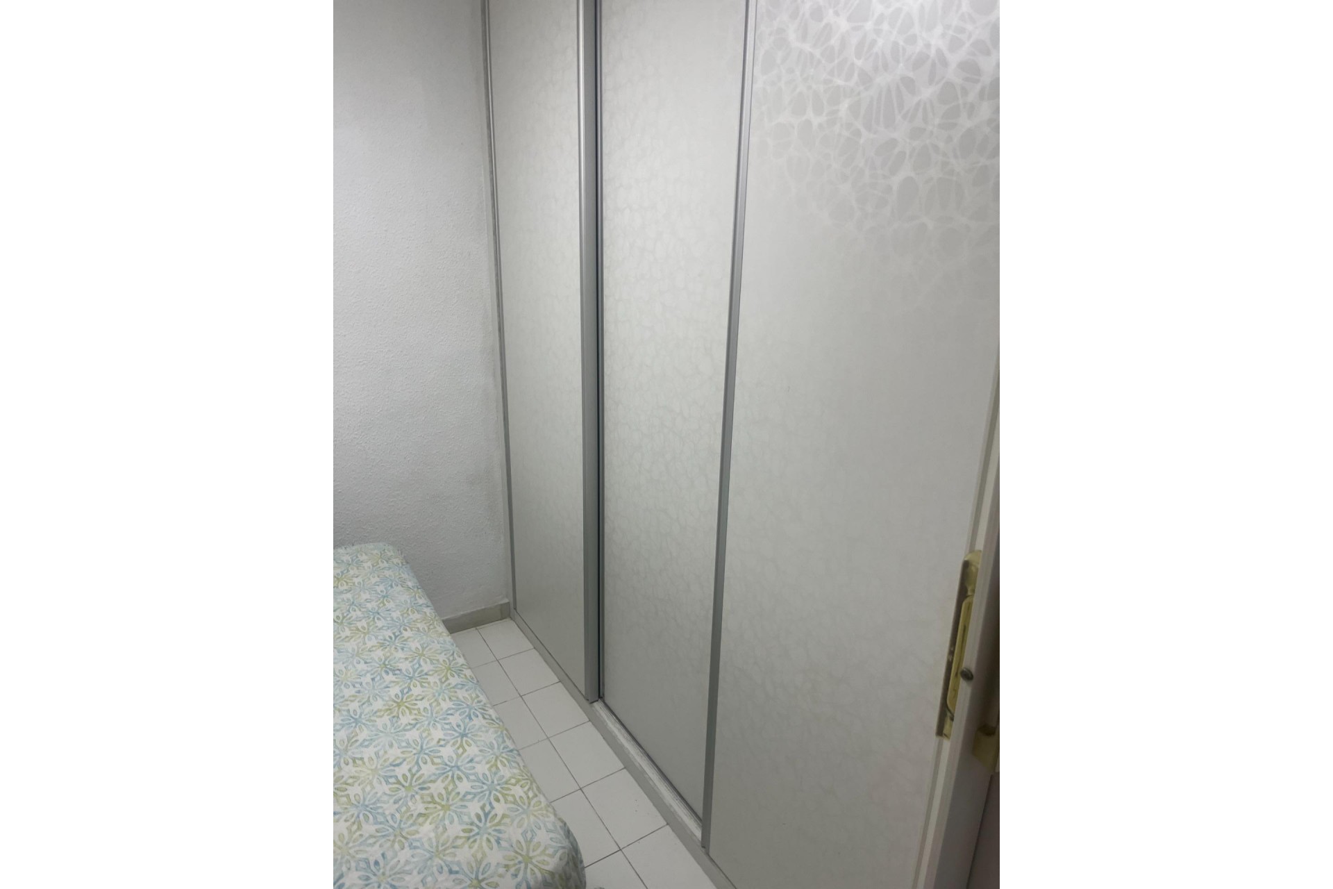 Resale - Apartment -
Guardamar del Segura - Centro