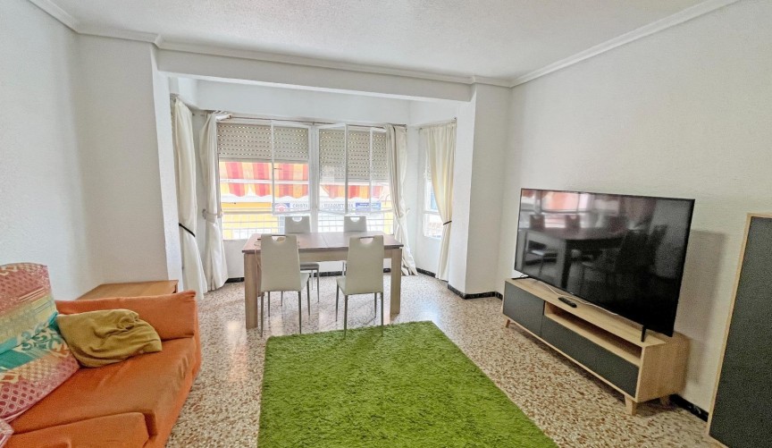 Resale - Apartment -
Guardamar del Segura - Centro