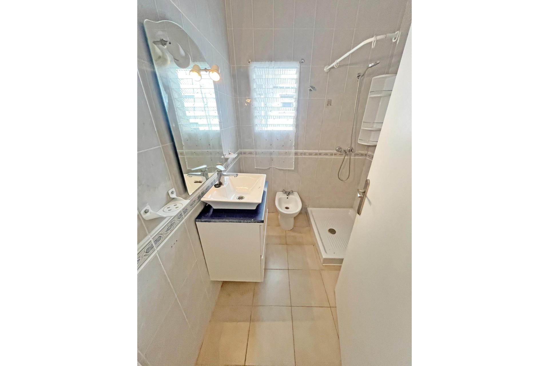 Resale - Apartment -
Guardamar del Segura - Centro