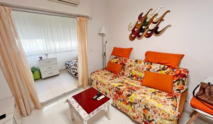 Resale - Apartment -
Guardamar del Segura - Centro