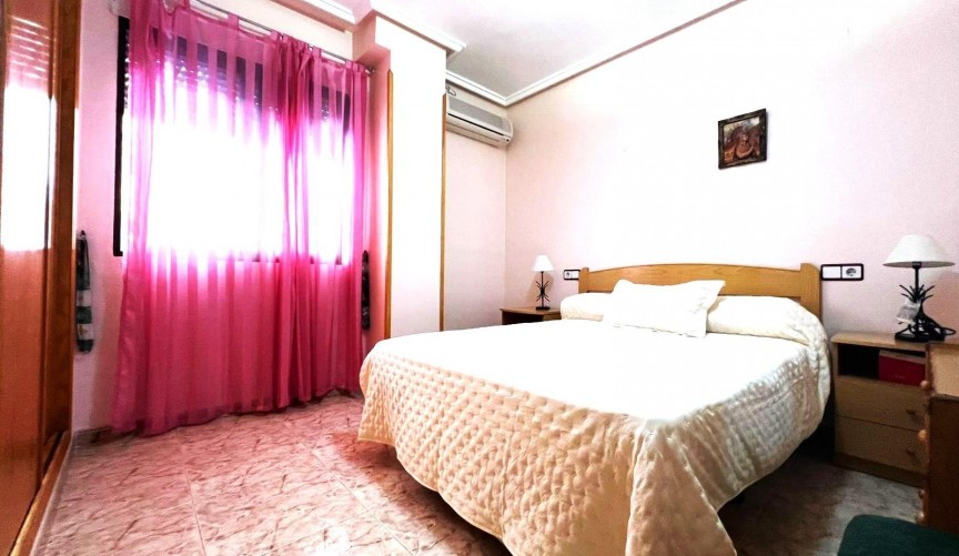 Resale - Apartment -
Guardamar del Segura - Pueblo