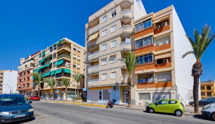 Resale - Apartment -
Guardamar del Segura - Pueblo