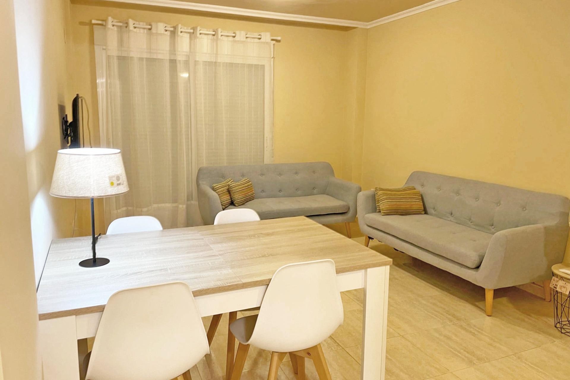 Resale - Apartment -
Guardamar del Segura - Puerto Deportivo