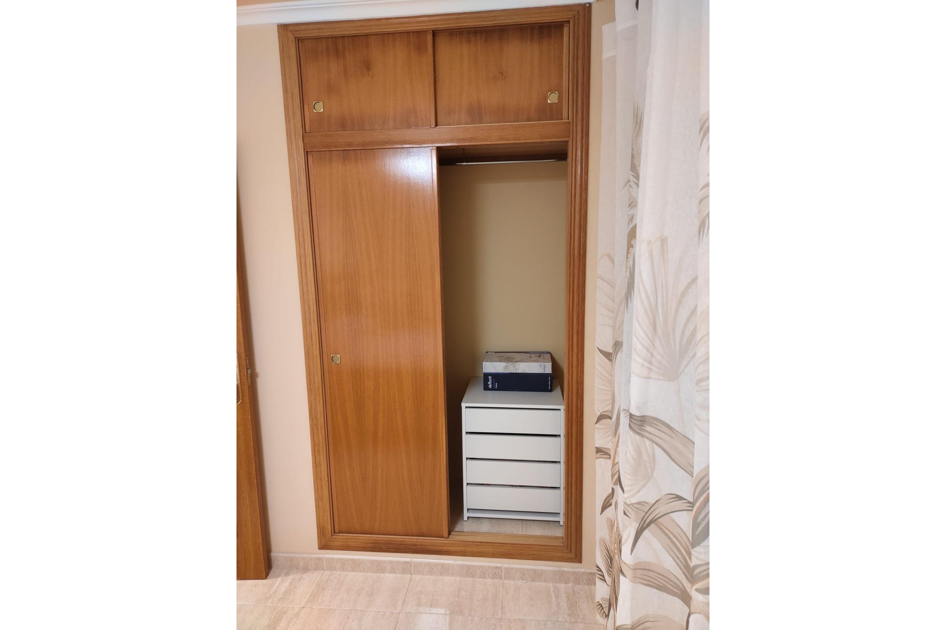 Resale - Apartment -
Guardamar del Segura - Puerto Deportivo