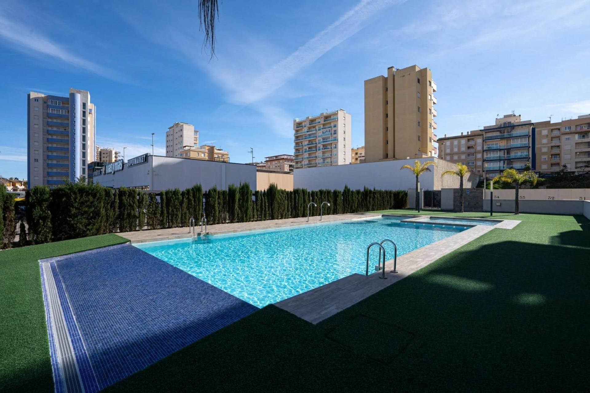 Resale - Apartment -
Guardamar del Segura - Puerto Deportivo