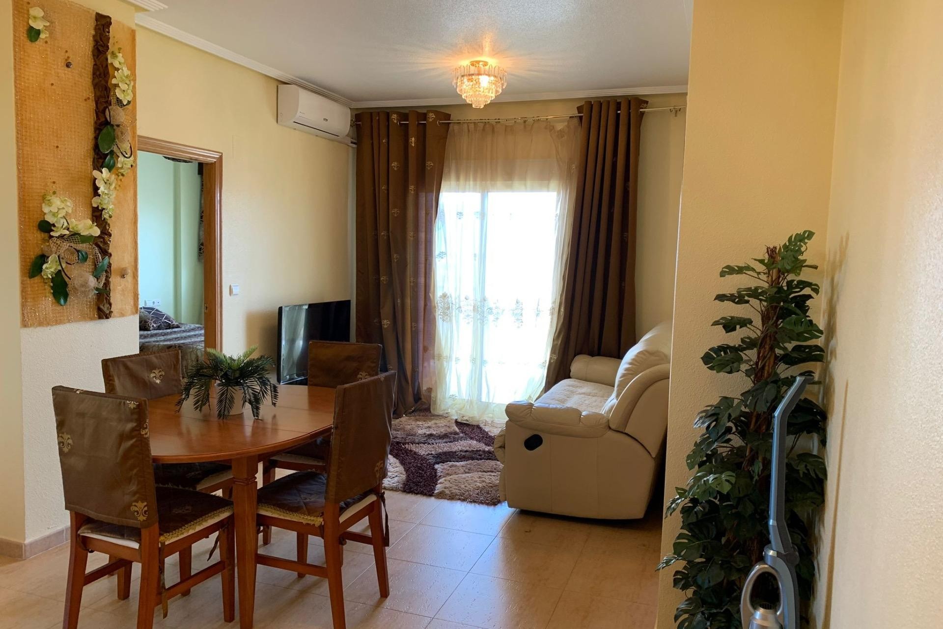 Resale - Apartment -
Guardamar del Segura - Puerto