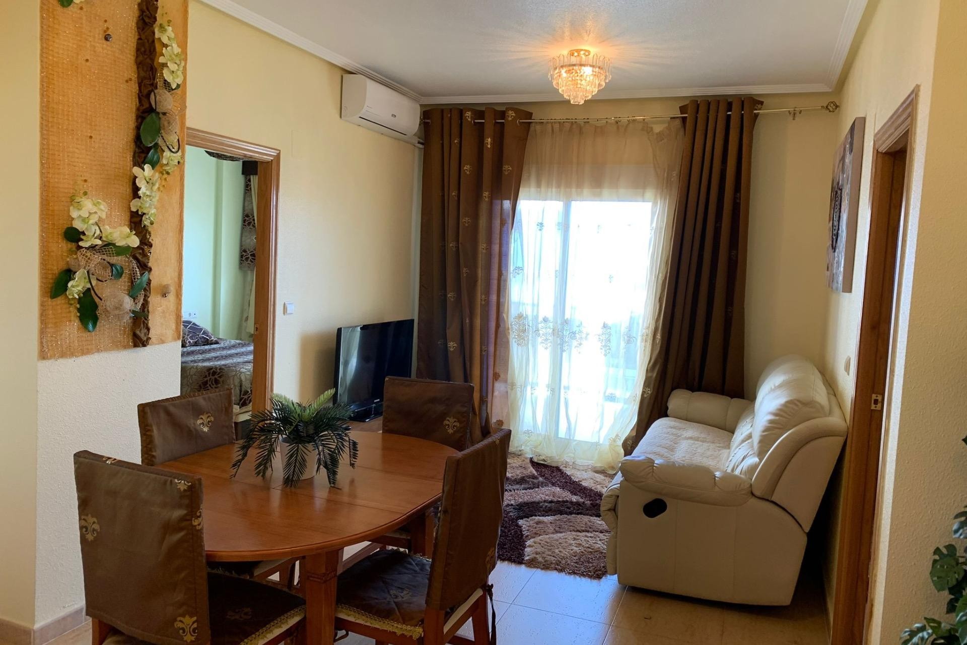 Resale - Apartment -
Guardamar del Segura - Puerto