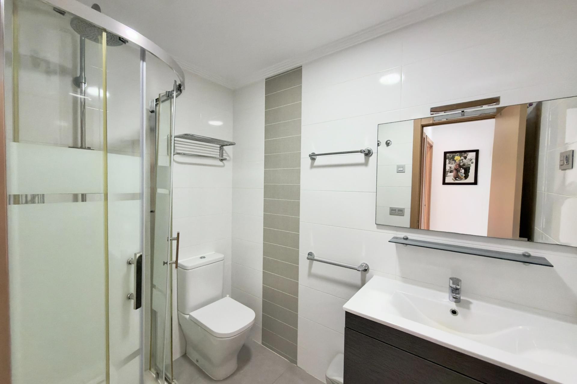 Resale - Apartment -
Guardamar del Segura - Urbanizaciones