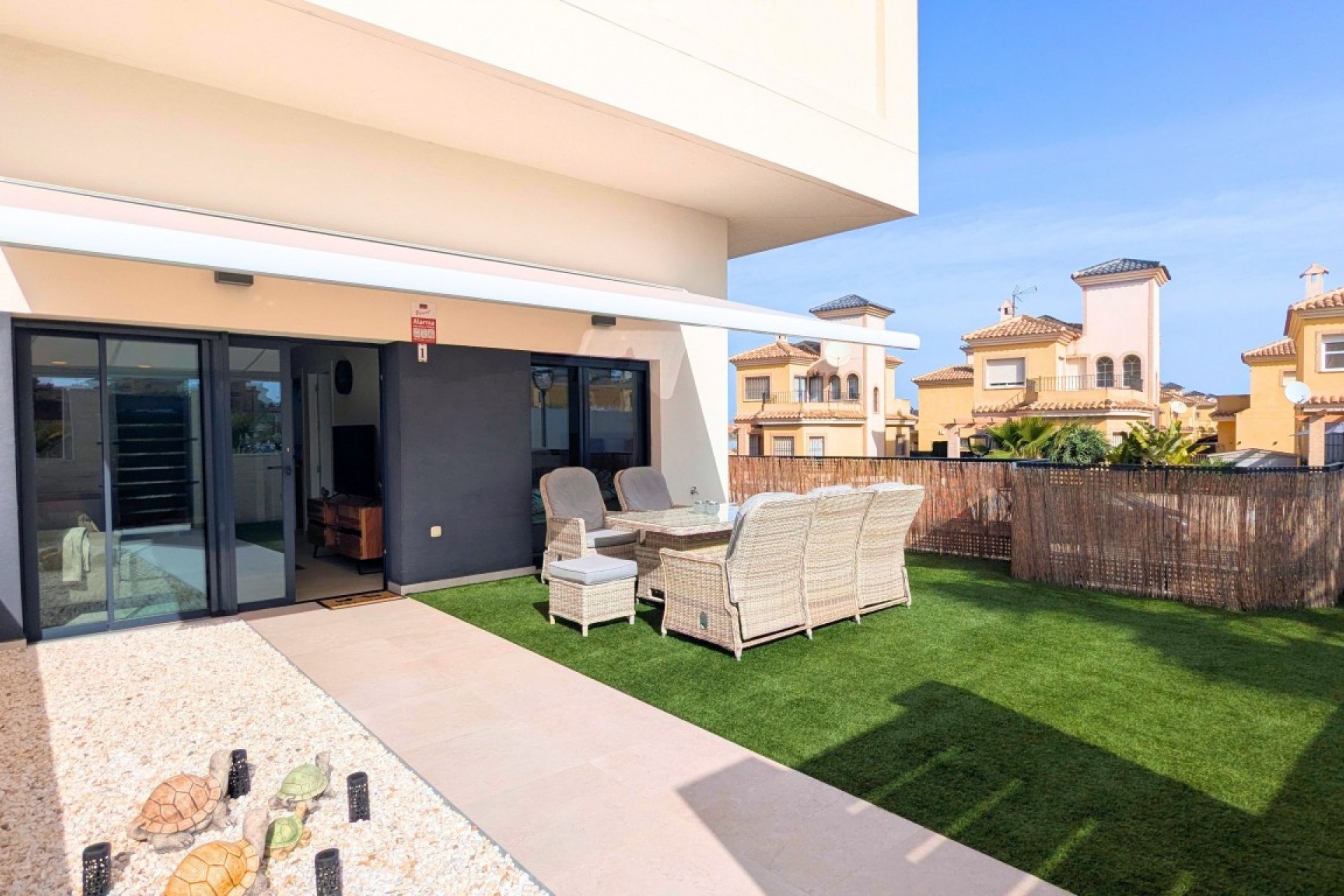 Resale - Apartment -
Lo Crispin - Inland