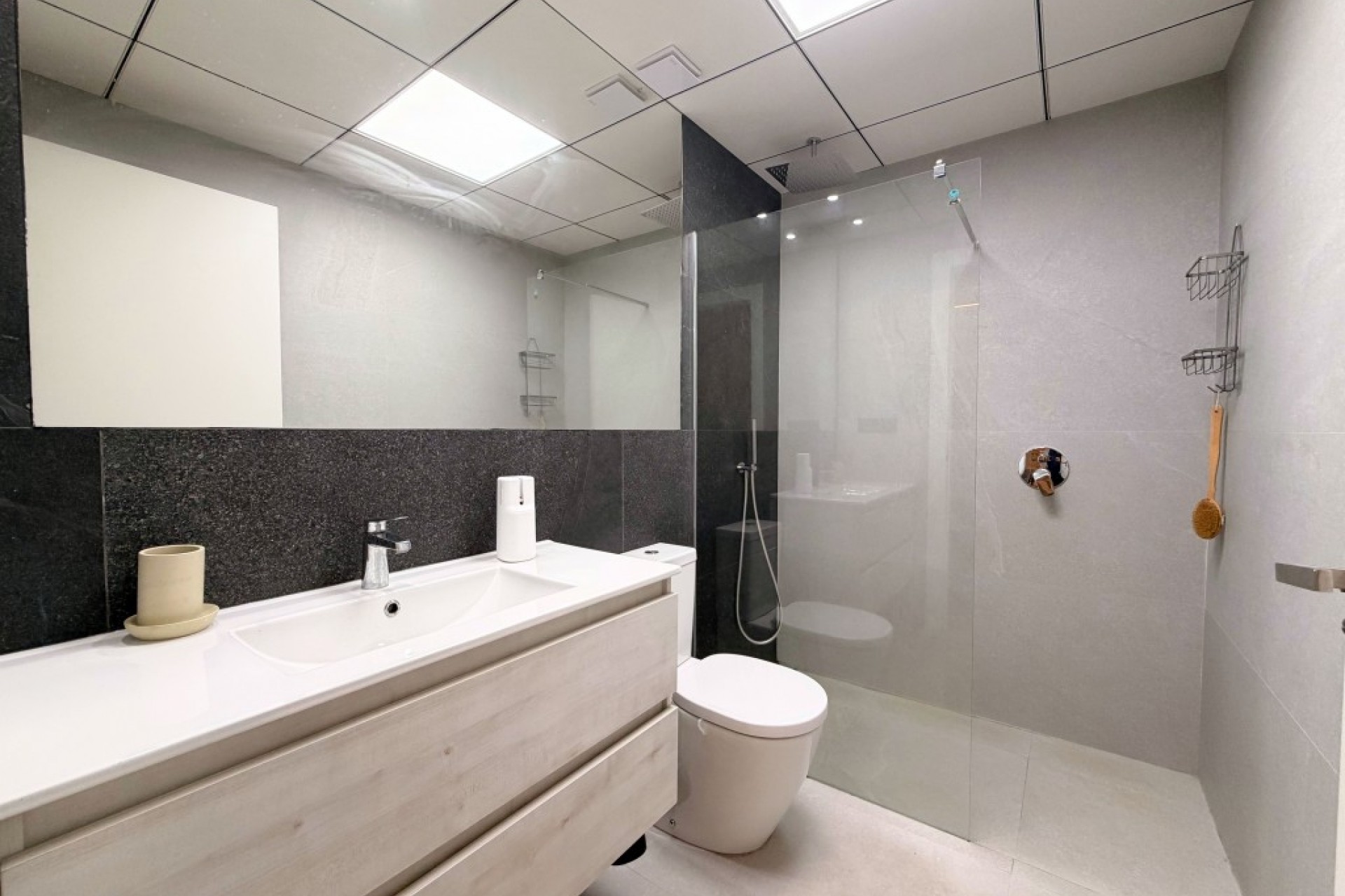 Resale - Apartment -
Lo Crispin - Inland