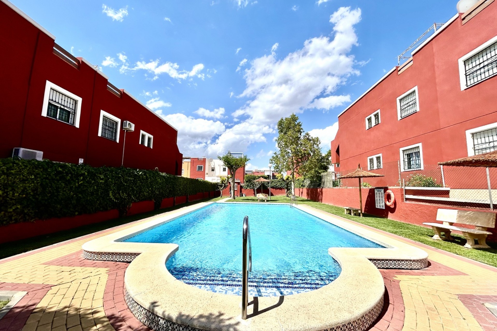 Resale - Apartment -
Los Altos - Costa Blanca