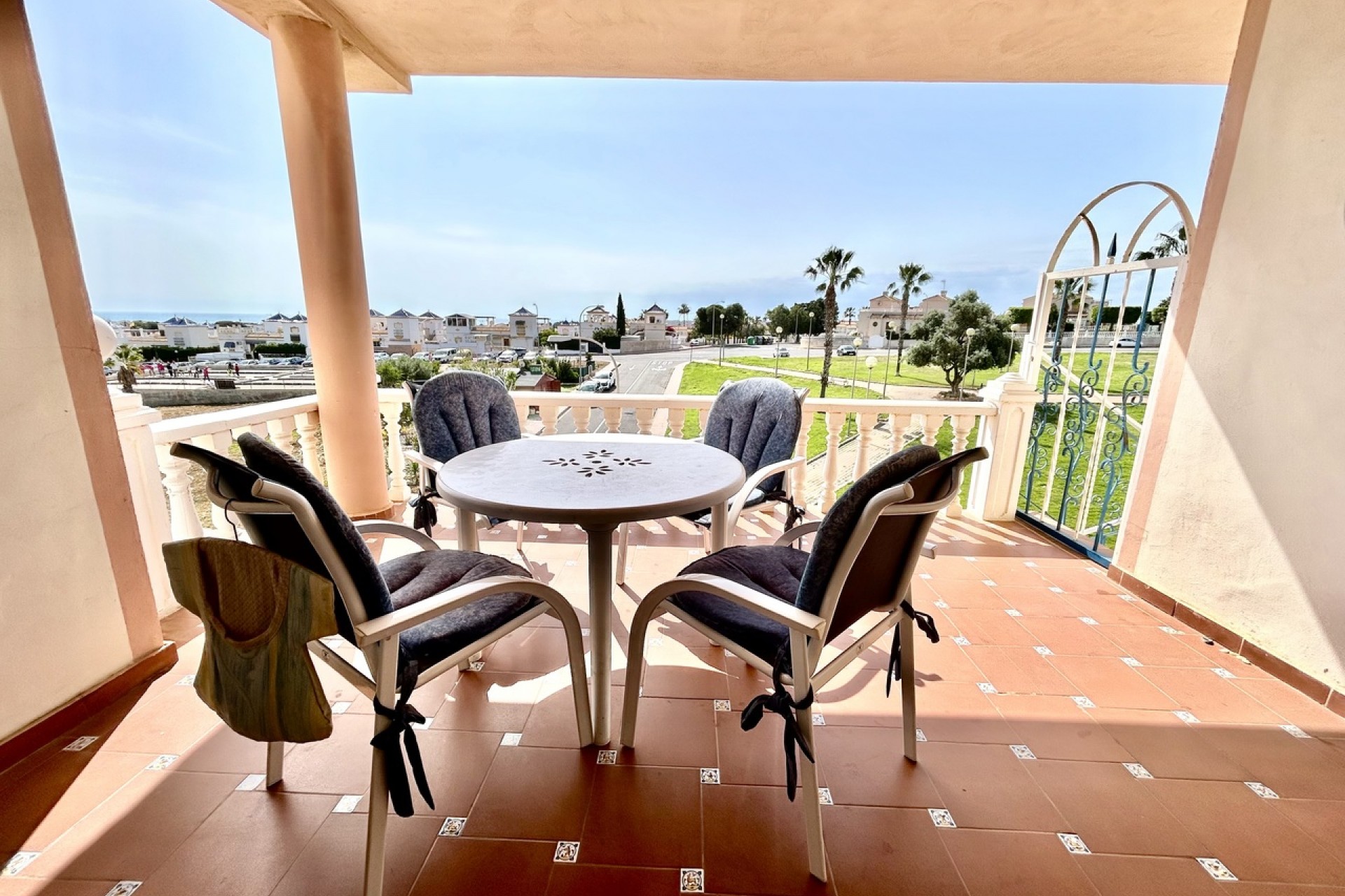 Resale - Apartment -
Los Altos - Costa Blanca