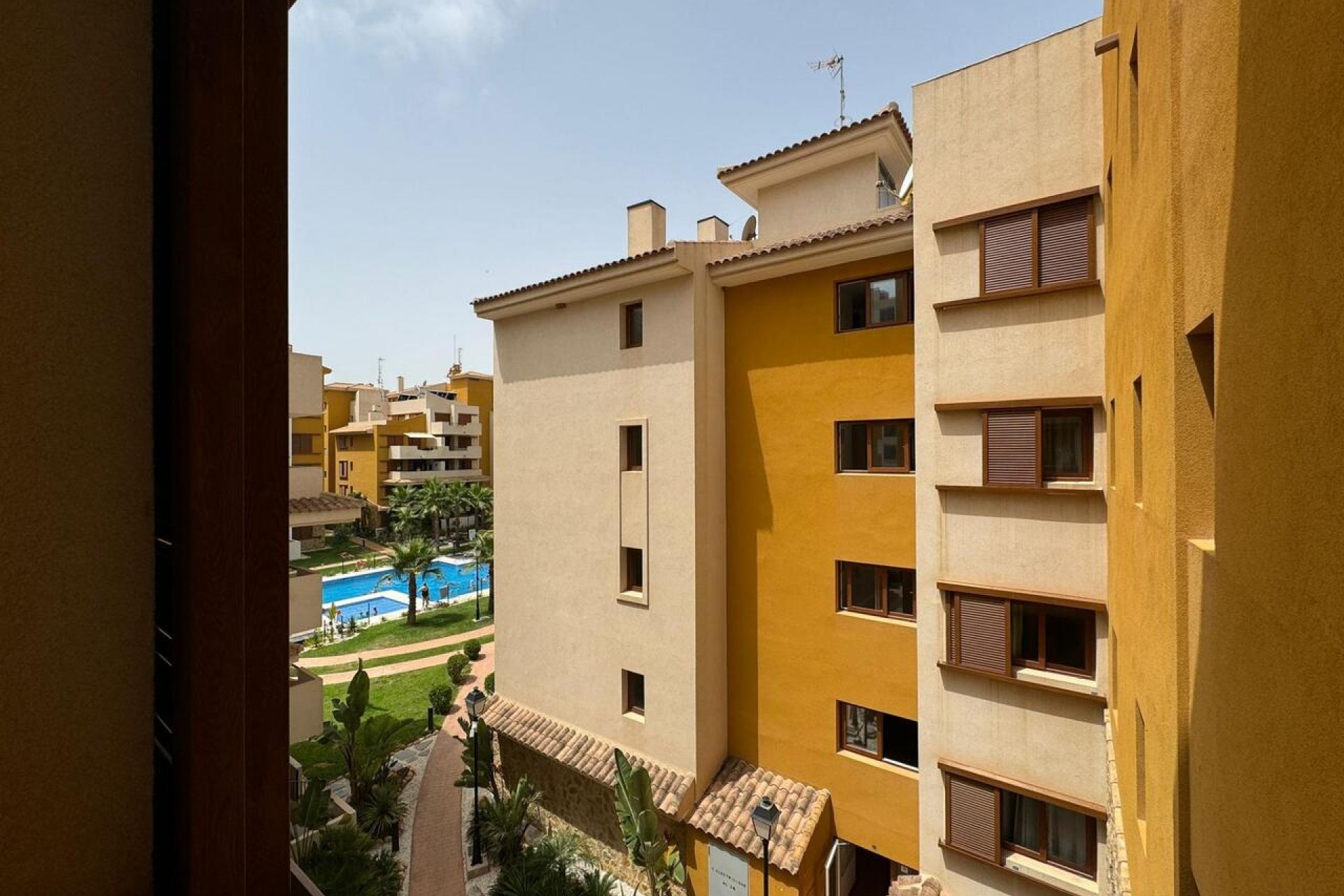 Resale - Apartment -
Los Balcones - Inland