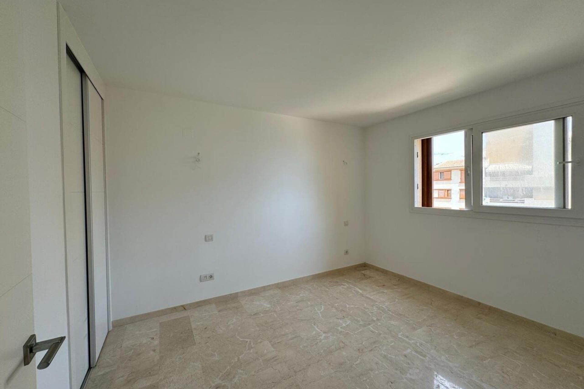 Resale - Apartment -
Los Balcones - Inland