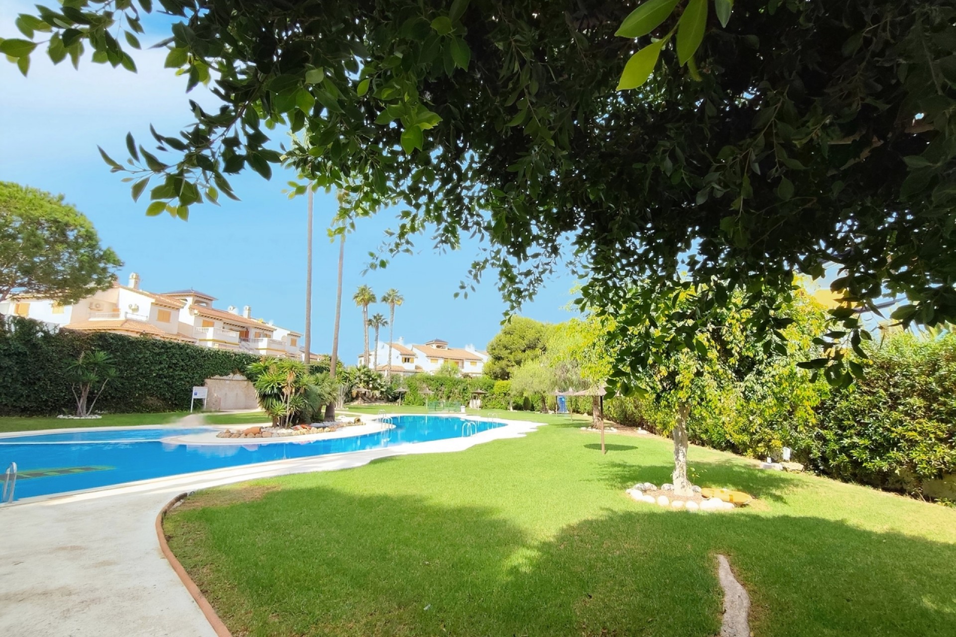 Resale - Apartment -
Mil Palmeras - Costa Blanca